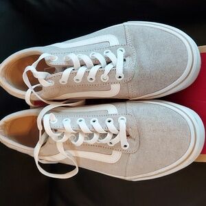 Women's Vans Size 9